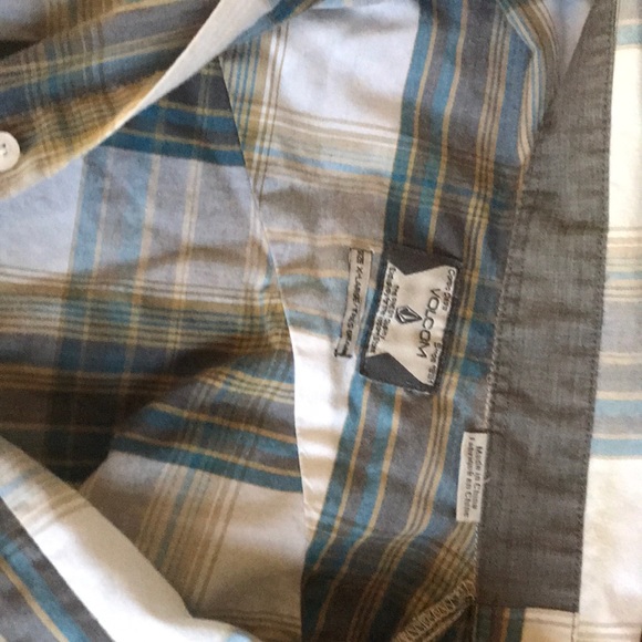 Volcom button up - Picture 2 of 3